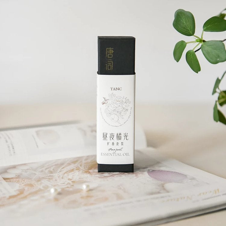 [Day and Night Orange Blossom Diffuser Essential Oil Set] Relieves anxiety, stress, and tension, refreshes the mind, calms the spirit, promotes a cheerful mood, and aids in restful sleep.